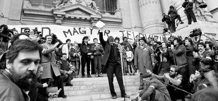 Életünk március 15-jét harminc éve tartották