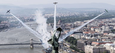 Tovább folytatódik a tiltakozás a Red Bull Air Race ellen