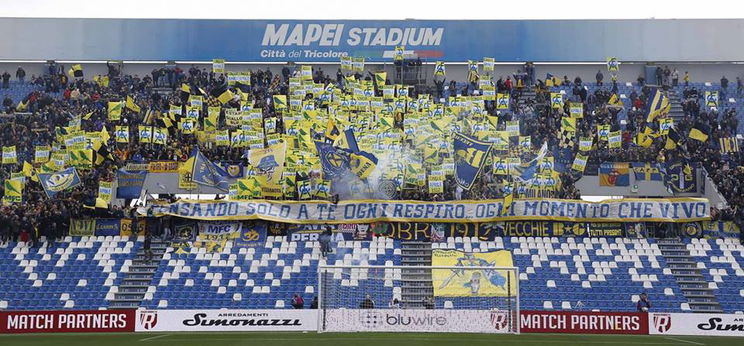 Amikor a foci ultrák halat fognak a stadionban