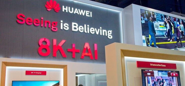 A Huawei berobban a tévék piacára, nem akármilyen felszereltséggel