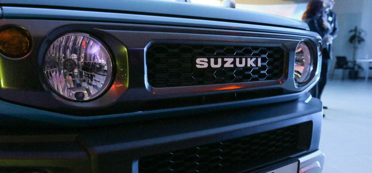 Terepjárójából görkorcsolyát csinált a Suzuki