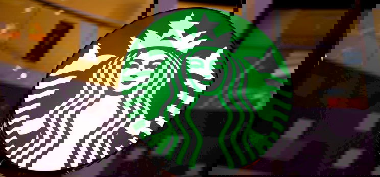 Ennyit ért a Starbucksnak a Trónok harcában felejtett kávés pohár