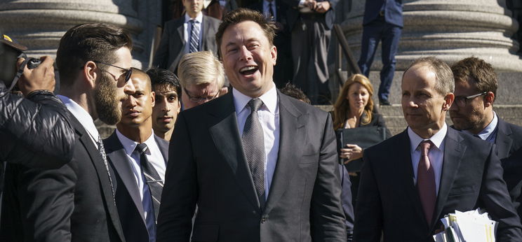 Musk a Marsra indít expedíciót, de összekeveri a Holddal