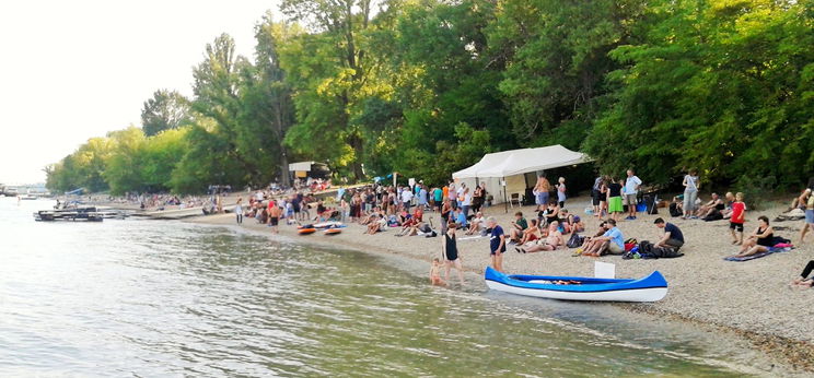 Nagy sikere lett a 40 év után nyitott dunai strandnak Budapesten