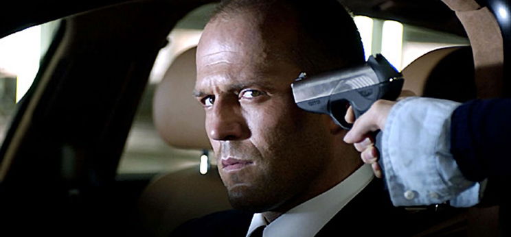 Jason Statham egy rúgással lecsavarja a kupakot, de hogy! – videó 