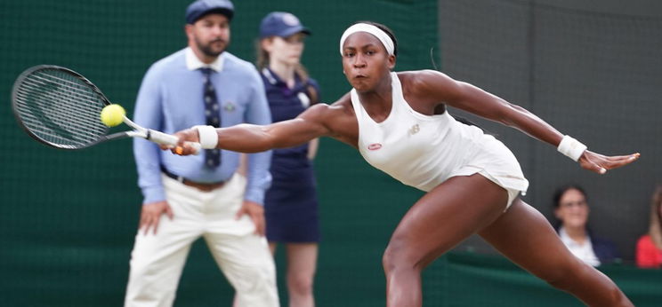 Federer is odavan a 15 éves csodagyerekért Wimbledonban – videó 