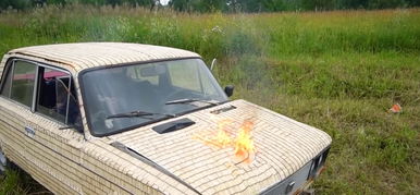Lángra kap-e a Lada félmillió ráragasztott gyufától?