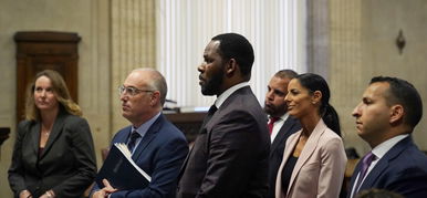 R. Kelly rács mögé került gyermekpornó miatt