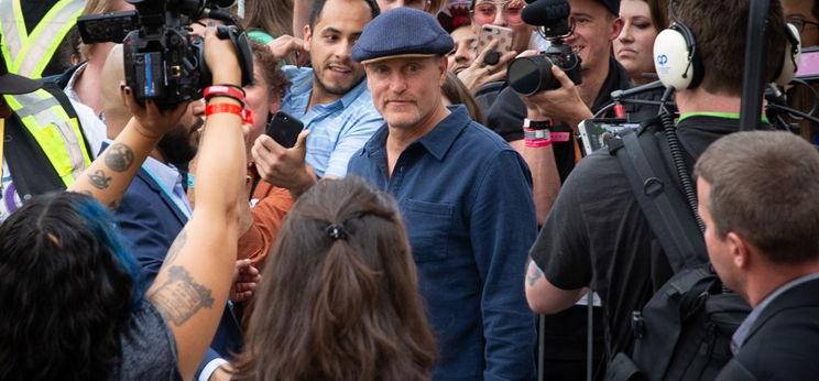 Zseniális, ahogy Woody Harrelson be volt rúgva Wimbledonban