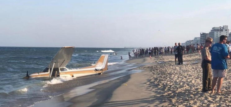 Ilyen profin ember még nem landolt repülővel egy strandon – videó
