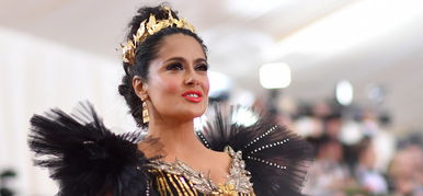 Salma Hayek legújabb fotóit csak felnőtteknek lehetne mutogatni