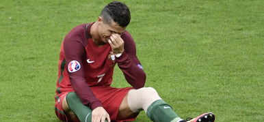 Ronaldo sírva fakadt, miután előkerült egy interjú az elhunyt apjával