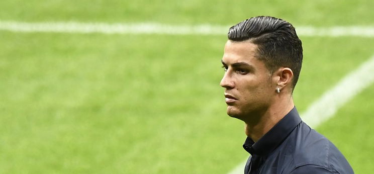 Ronaldo elvinné vacsorázni gyerekkori jótevőjét