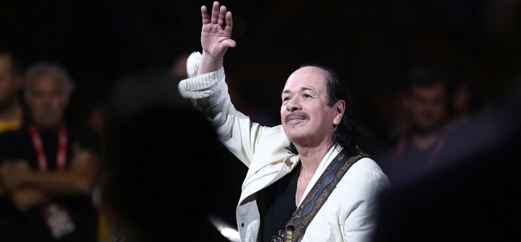 Kilenc év után tér vissza Budapestre Carlos Santana