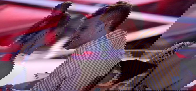 Vicces módon reklámozza közös „gyermekét” Dallos Bogi és Puskás Peti – videó