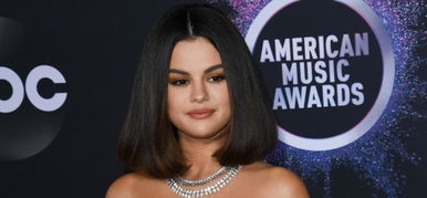 Öt év után támad fel Selena Gomez: megjelent a Rare