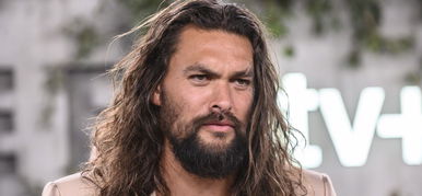 Végre láthatod mit művel Jason Momoa a fürdőszobában