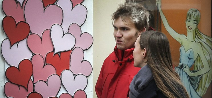 Szélben, esőben, hóban kell romantikáznunk Valentin-napon