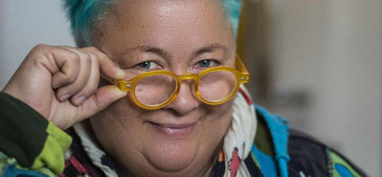 Falusi Mariann: „Cipeljük a dalok súlyát, ahogy cipeljük azt is, amit megettünk életünk során”