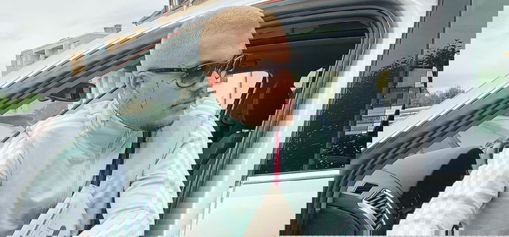 Erdélyben megverték Mr. Missh-t, aki trágár szavakkal illette a helyieket – videók