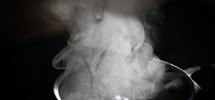 Tűzhelyen fortyogó vízzel teli fazékhoz fog hasonlítani az időjárás