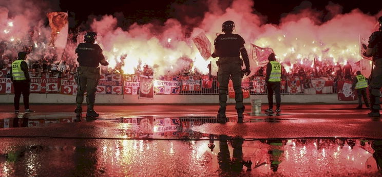 Lángba borult Belgrád, visszatértek a szurkolók a lelátókra – galéria