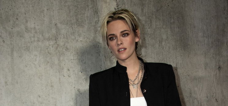 Kristen Stewart Diana hercegnő bőrébe bújik