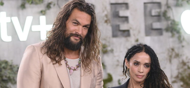 Jason Momoa elképesztő ajándékot adott a feleségének – videó