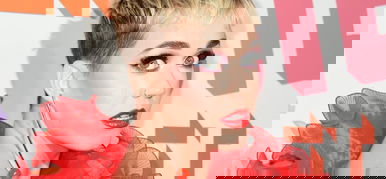 Katy Perry olyan terhestáncot lejtett, hogy majdnem megindult a szülés – videó