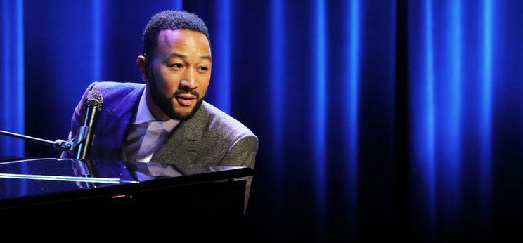 Először beszélt kisfia elvesztéséről John Legend