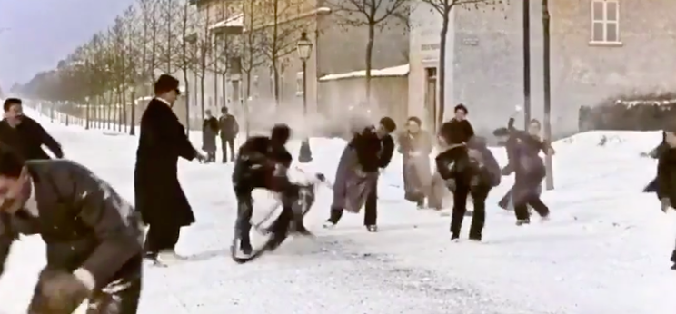 124 éves, színes felvételen egy férfi totális megszívatása - videó