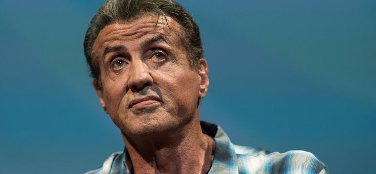 Sylvester Stallone rendesen a porba tiporta az egyik filmjét