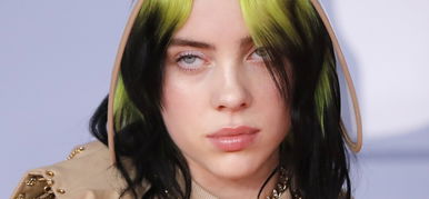 Billie Eilish extrém körmei több kérdést vetnek fel, mint az univerzum keletkezése