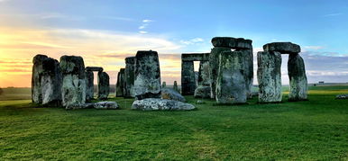 4500 éves, furcsa pózban fekvő lány maradványait találtak meg Stonehenge-nél