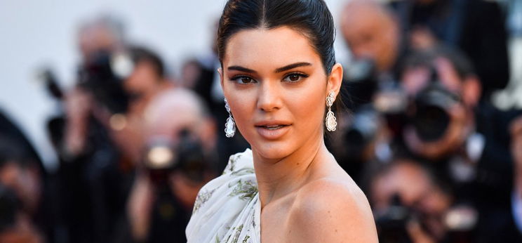 Kendall Jenner bugyija olyan vékony, mint egy cipőfűző – fotók