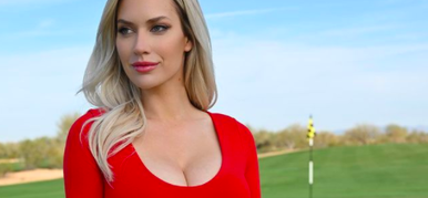 Óriási dekoltázsa miatt támadta be egy újságíró a szexi golfozónőt 