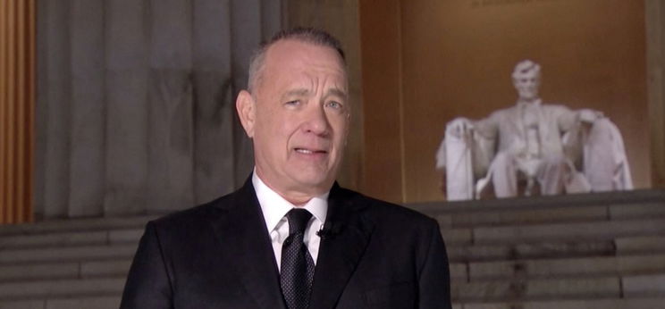 Hatalmas a botrány Tom Hanks új világháborús sorozata körül – Le kell állítani a forgatást?