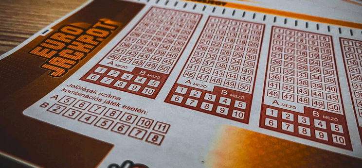 Eurojackpot: 13 milliárd forint volt a tét ezen a héten - mutatjuk a nyerőszámokat