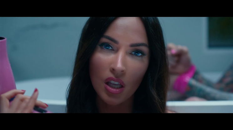 Megan Fox olyat tett, amit azonnal megbánt, de már nem volt menekvés - lebuktatta magát!