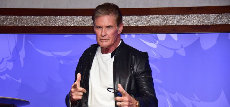 Dobsz egy hátást, milyen karaktert alakít majd a Knight Riderből ismert David Hasselhoff!