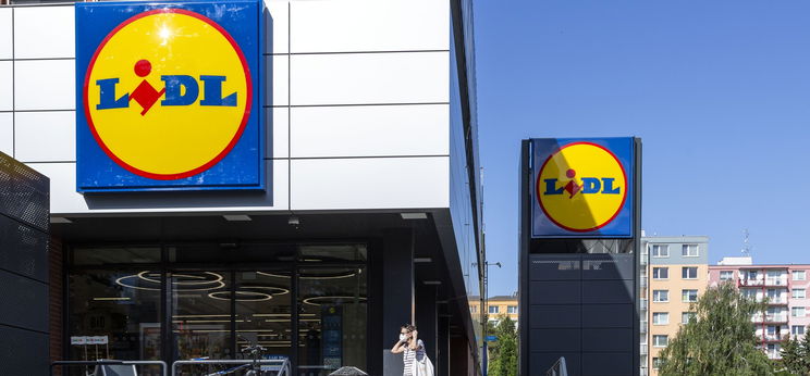 A Lidl, de még a Spar is kegyetlenül lenyomta a Tescót