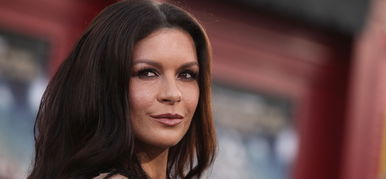 Catherine Zeta-Jones úgy mutatta meg magát bikiniben, mint még soha – válogatás