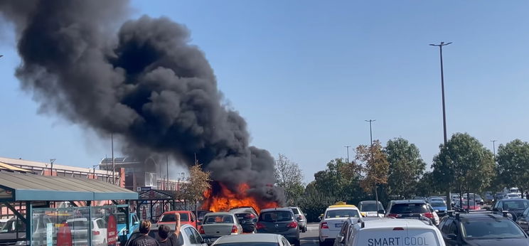 Félelmetes dolog történt az Auchan egyik parkolójában – videó