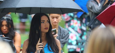 Mi történt? Megan Fox elhagyta a bugyiját – fotó