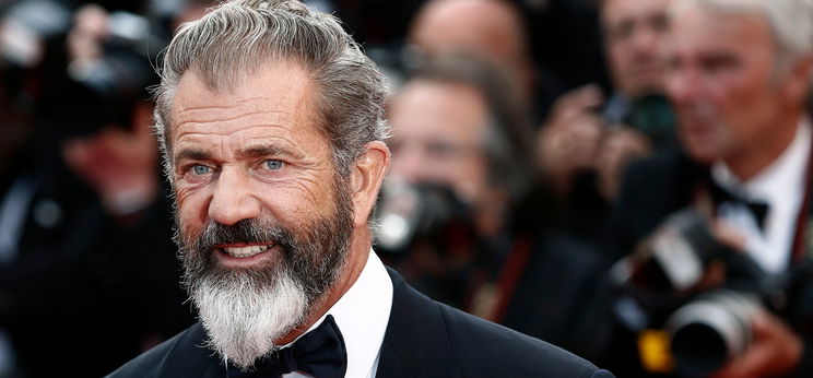 Így néz ki Mel Gibson 34 évvel fiatalabb, csúcsbombázó barátnője, Rosalind Ross - videó