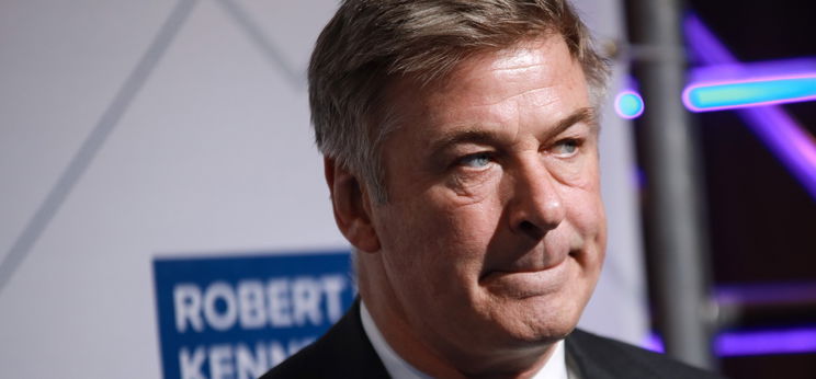 Alec Baldwin lehet börtönbe kerül, amiért véletlenül lelőtte a vezető operatőrt