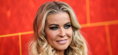 Carmen Electra „elhagyta” a bugyiját – fotó