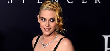 Kristen Stewart továbbra is a nőket szereti, sőt, egy nagy bejelentést is tett