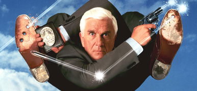 Meglepő felirat áll Leslie Nielsen sírkövén, ami már emberek millióit nevettette meg – kép