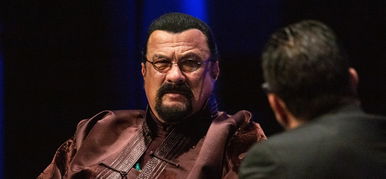 Így néz ki a legyőzhetetlen színészóriás, Steven Seagal ritkán látott fia - apja sármját örökölte?